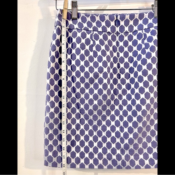 LAST CHANCE Ann Taylor Loft Purple Geometric Design Pencil Skirt size 0 - Picture 4 of 7